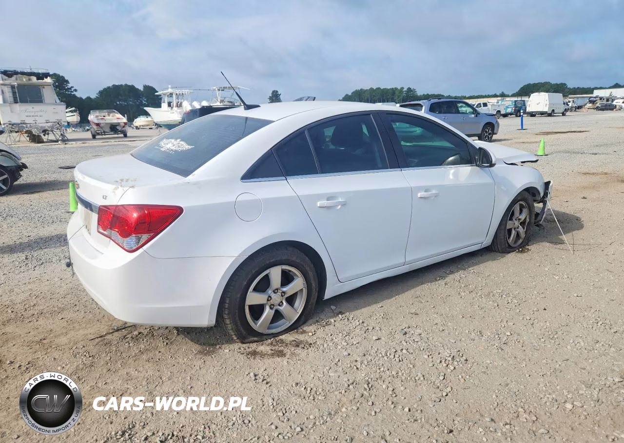 2014 Chevrolet Cruze Lt VIN:1G1PC5SB0E7245616 - 3