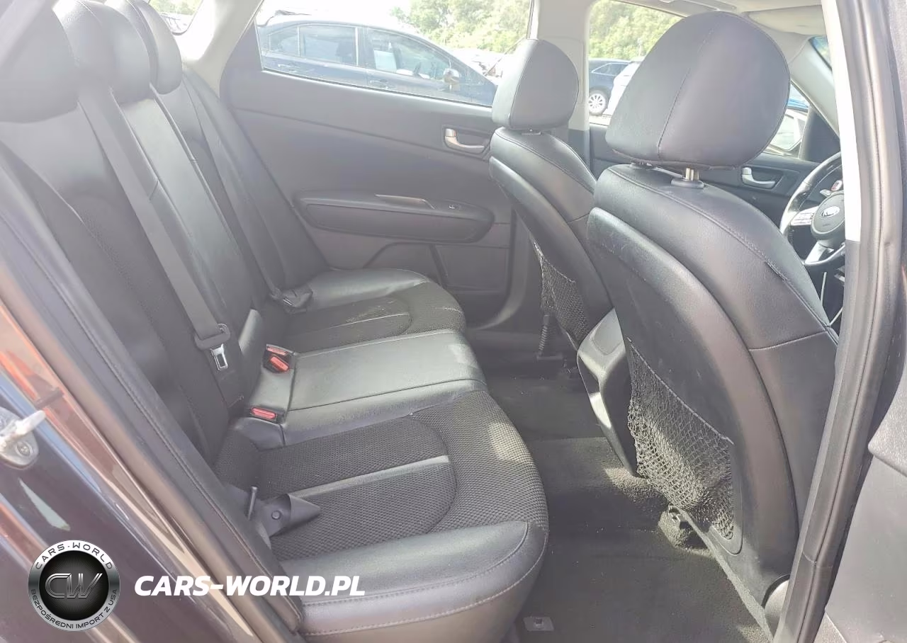 2019 Kia Optima S VIN:5XXGT4L31KG324448 - 10