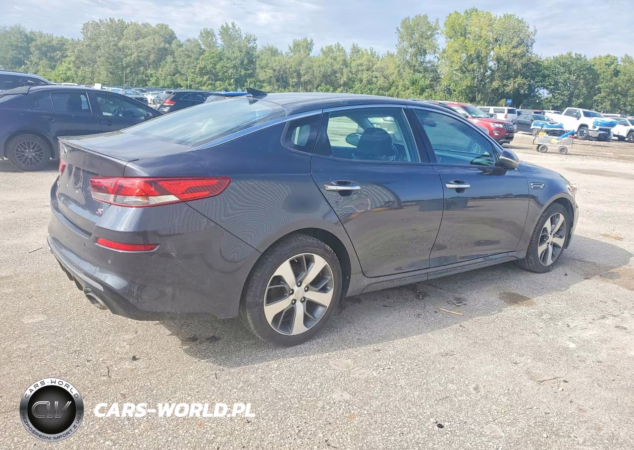 2019 Kia Optima S VIN:5XXGT4L31KG324448 - 3