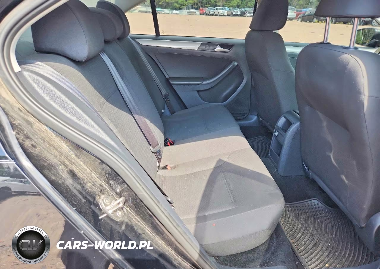 2024 Volkswagen Jetta 2.0T Luxury VIN:3VWD07AJ8FM404359 - 10