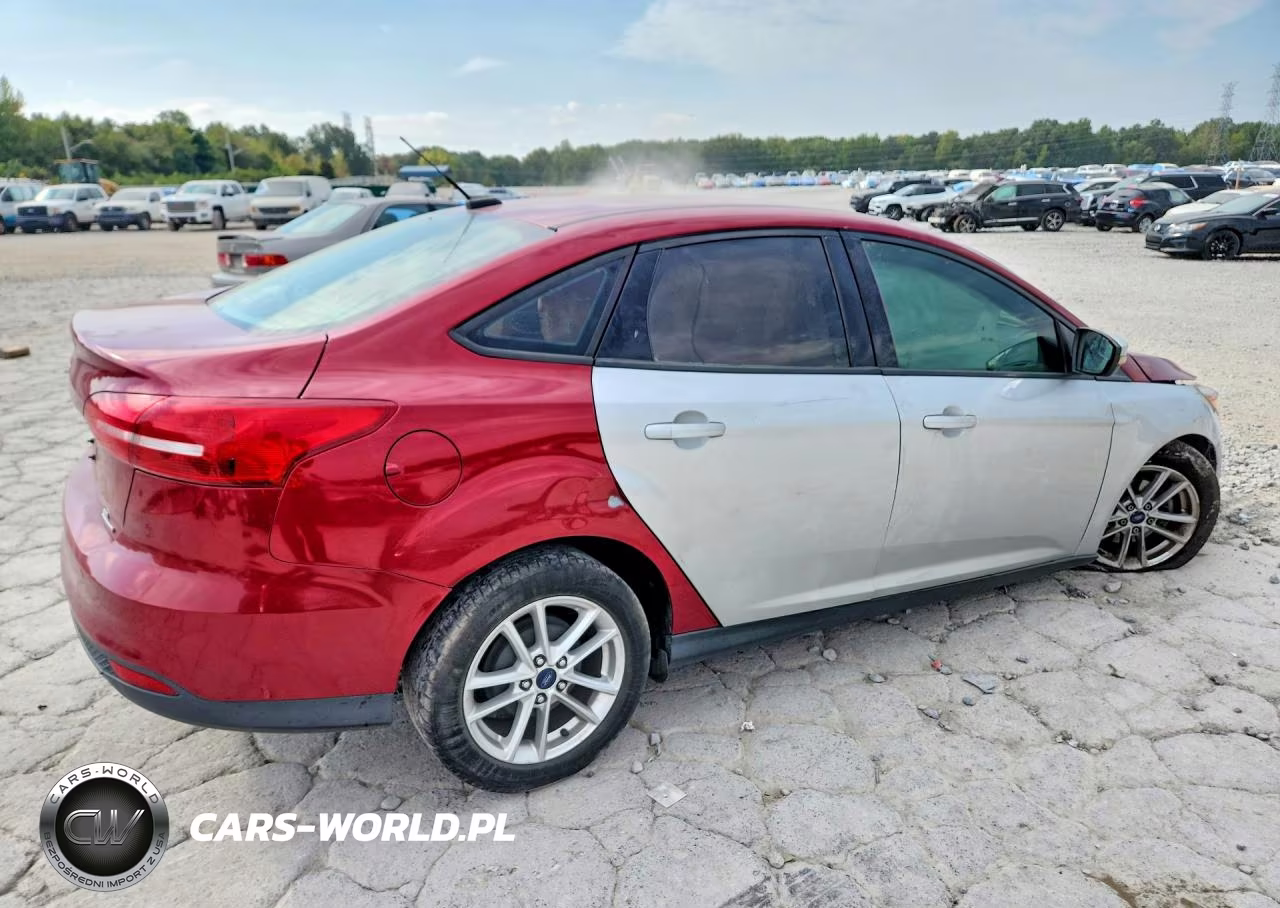 2016 Ford Focus Se VIN:1FADP3F22GL249499 - 3