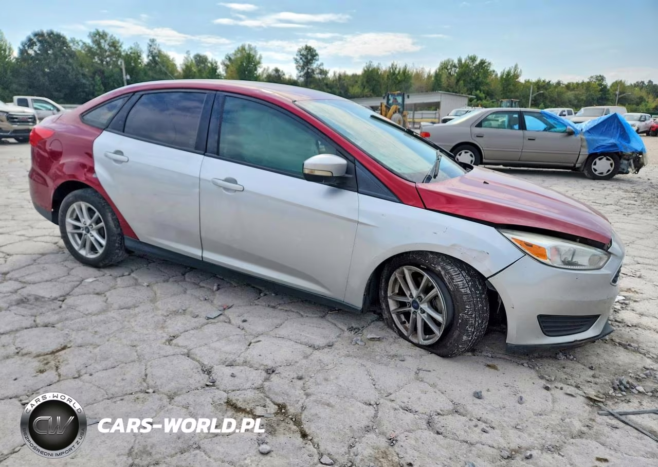 2016 Ford Focus Se VIN:1FADP3F22GL249499 - 4