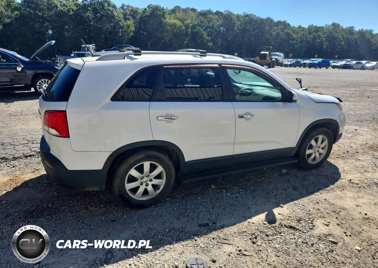 2012 Kia Sorento Lx VIN:5XYKT3A62CG220386 - 3