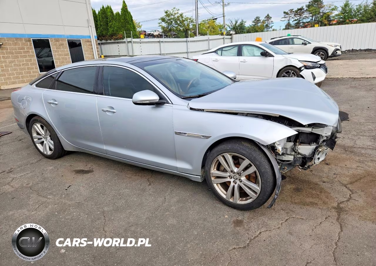 2011 Jaguar Xjl VIN:SAJWA2GB7BLV20757 - 4