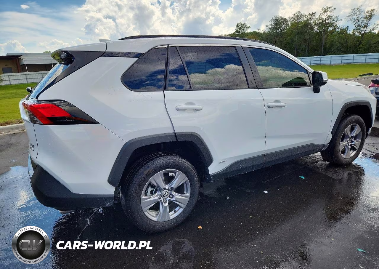 2025 Toyota Rav4 Hybrid Xle VIN:JTMRWRFV5SD330502 - 3