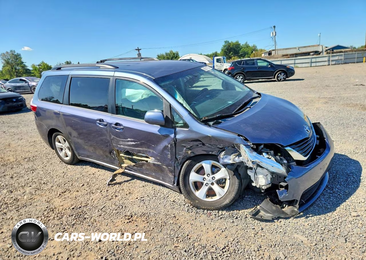 2015 Toyota Sienna Le VIN:5TDKK3DCXFS642594 - 4