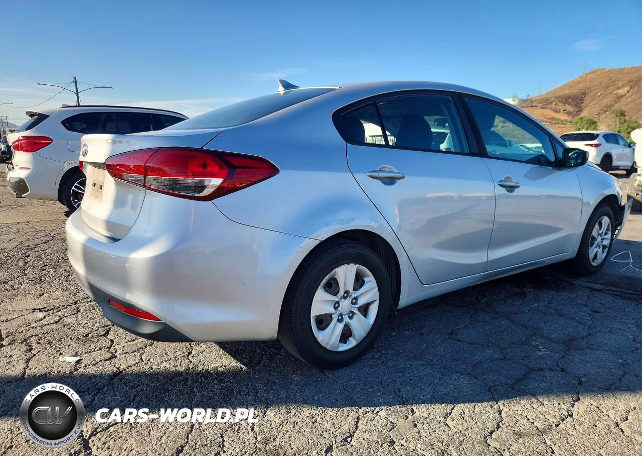 2018 Kia Forte Lx VIN:3KPFK4A76JE168970 - 3