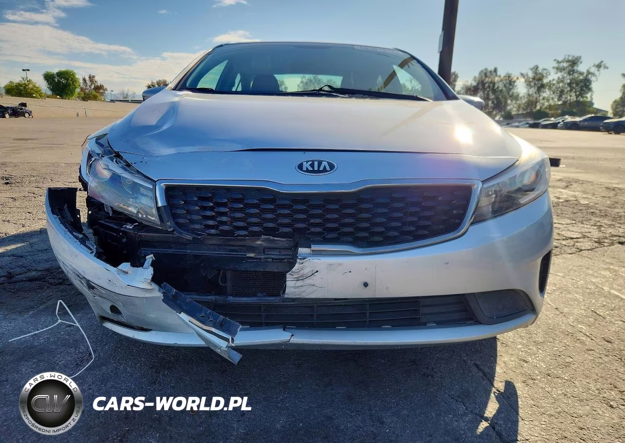 2018 Kia Forte Lx VIN:3KPFK4A76JE168970 - 5