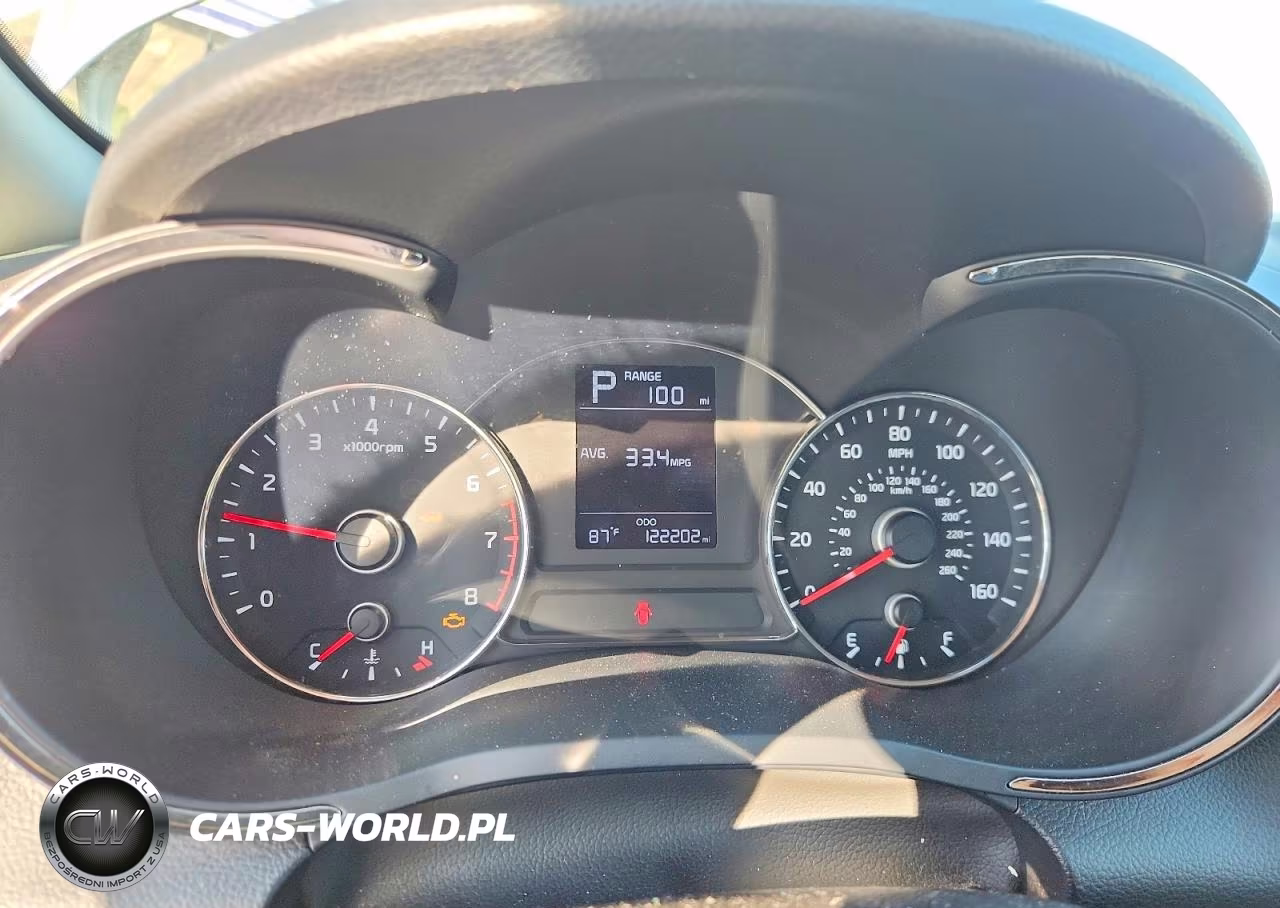 2018 Kia Forte Lx VIN:3KPFK4A76JE168970 - 9