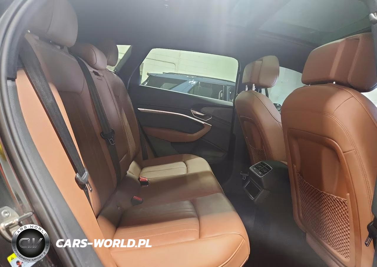 2022 Audi E-Tron Premium VIN:WA1AAAGE3NB005613 - 11