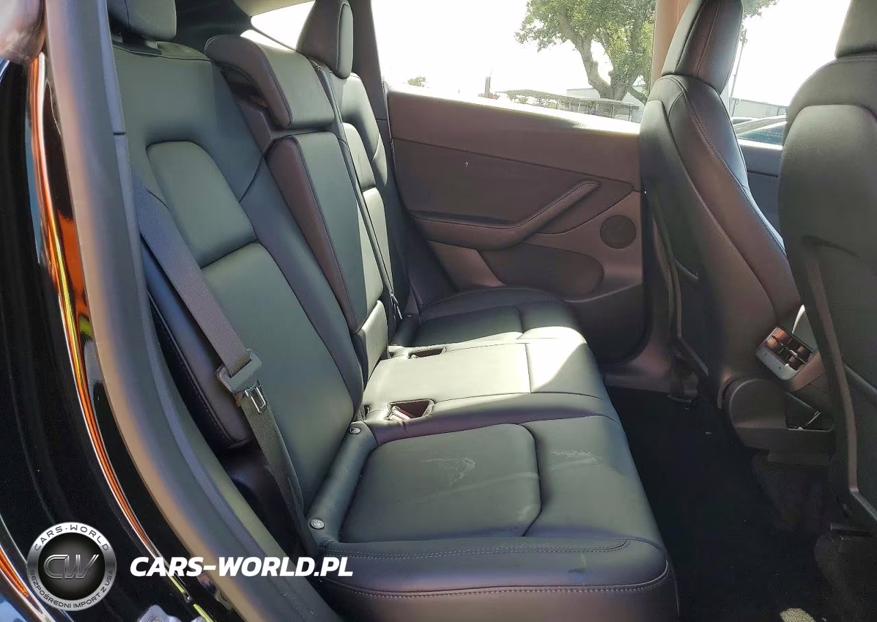 2022 Tesla Model Y VIN:7SAYGDEE9NF427618 - 11