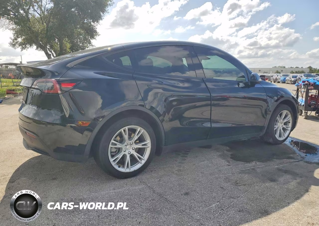 2022 Tesla Model Y VIN:7SAYGDEE9NF427618 - 3