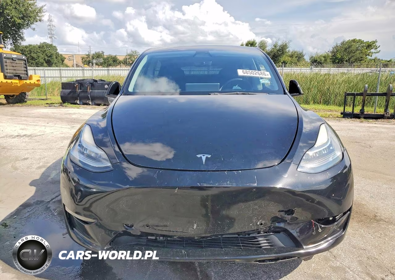 2022 Tesla Model Y VIN:7SAYGDEE9NF427618 - 5