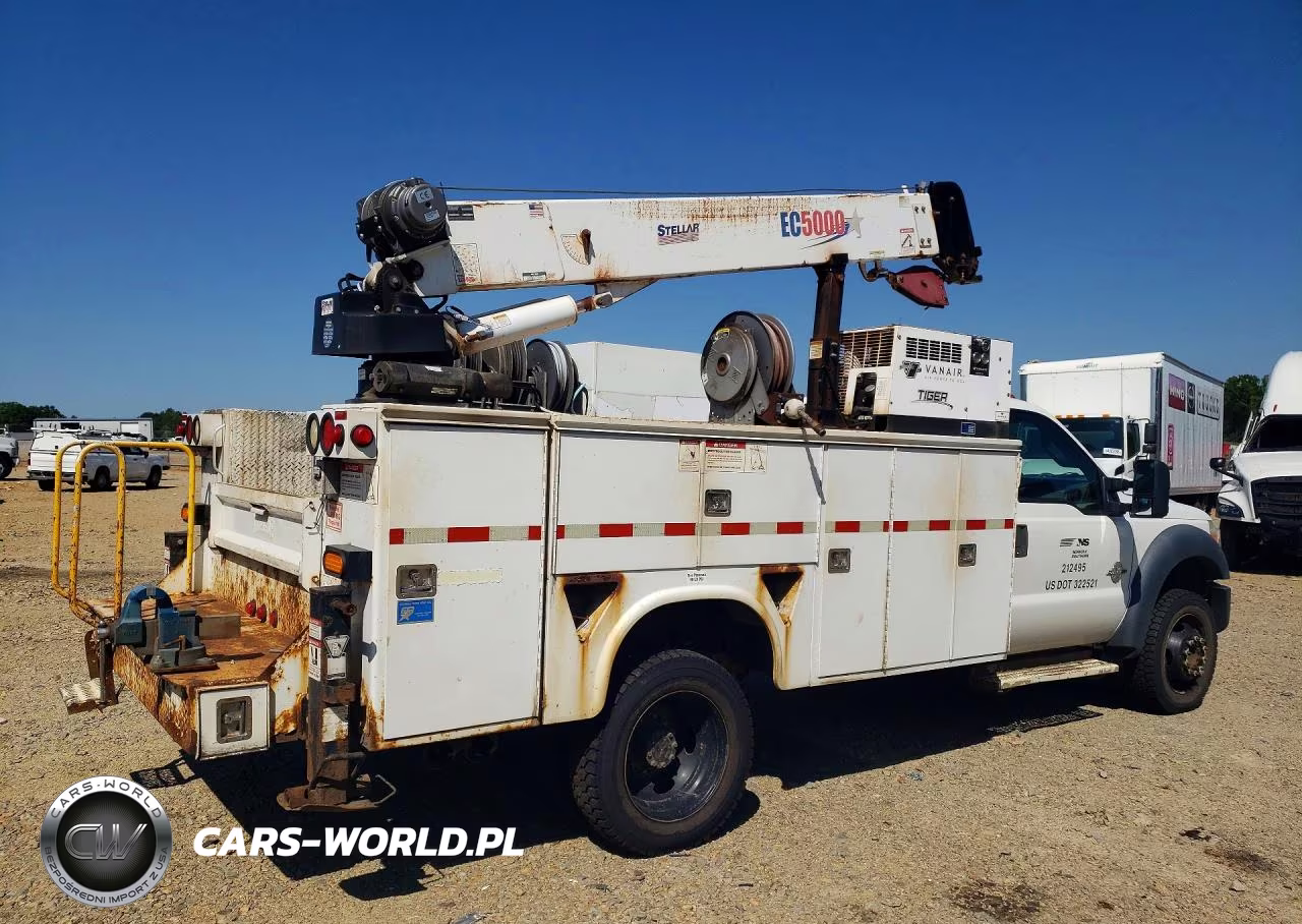 2012 Ford F550 Super Duty VIN:1FDUF5HT1CEC90568 - 3