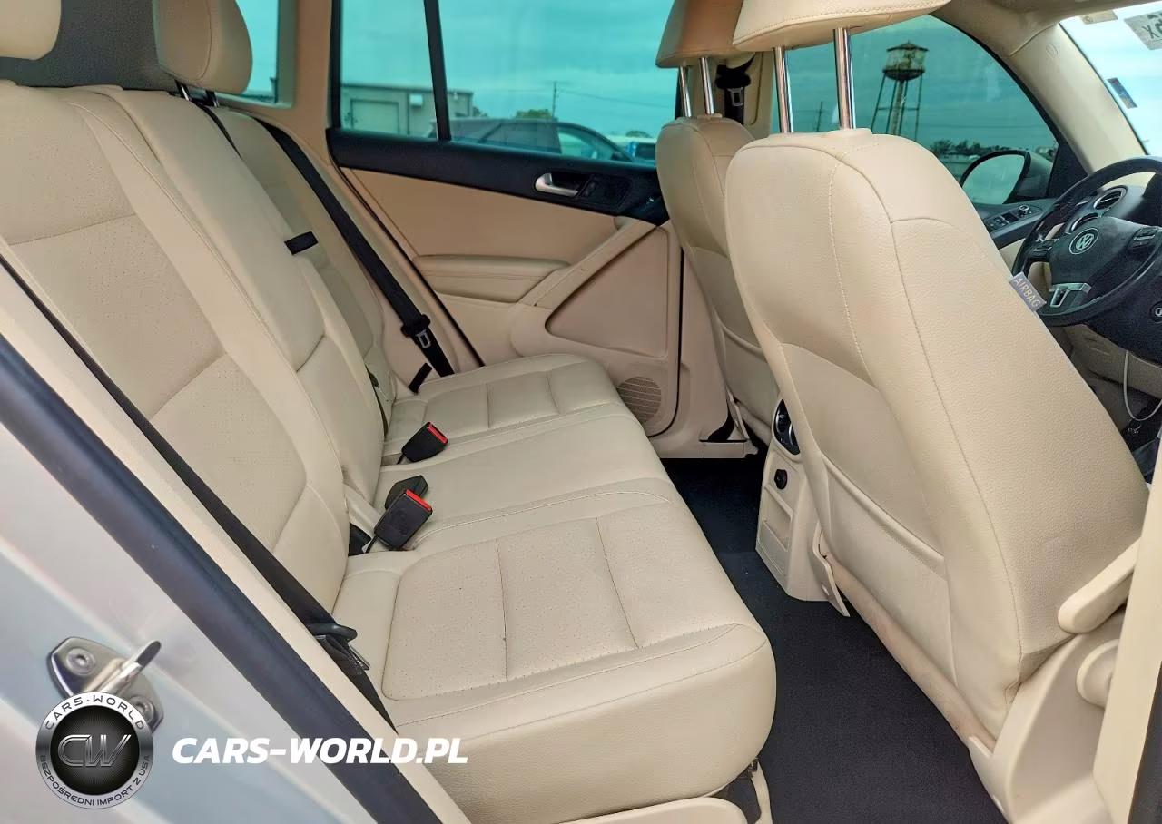 2012 Volkswagen Tiguan S VIN:WVGAV7AX4CW511217 - 11