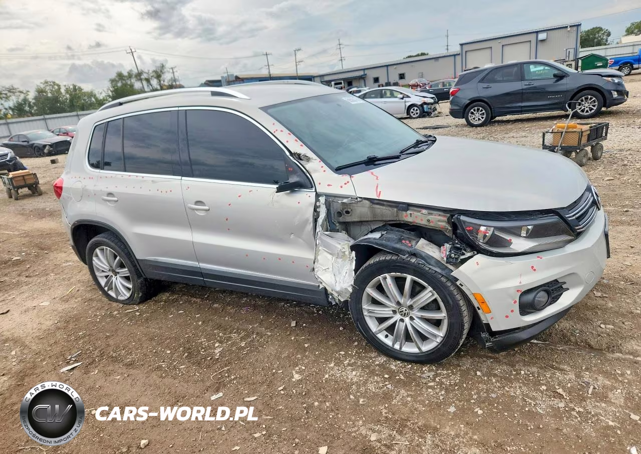 2012 Volkswagen Tiguan S VIN:WVGAV7AX4CW511217 - 4