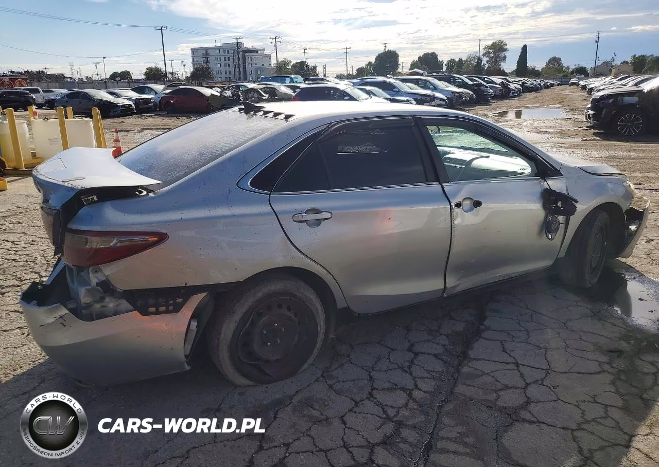 2017 Toyota Camry Le VIN:4T1BF1FKXHU666546 - 3