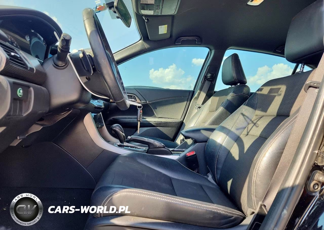 2017 Honda Accord Sport VIN:1HGCR2F5XHA275979 - 7