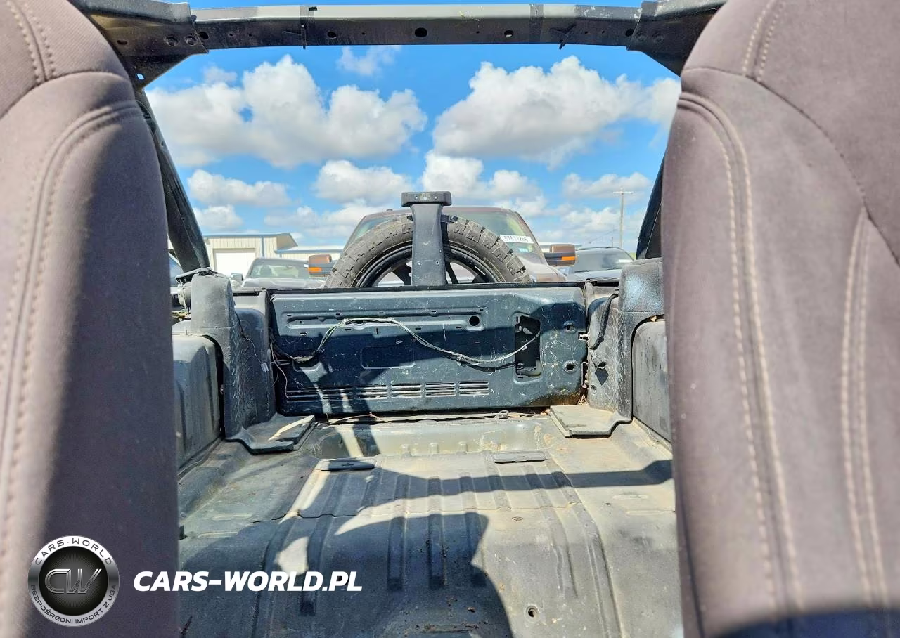 2017 Jeep Wrangler Unlimited Sport VIN:1C4BJWDG6HL661414 - 10