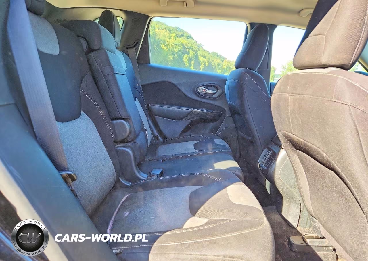 2014 Jeep Cherokee Sport VIN:1C4PJLAB2EW163847 - 11