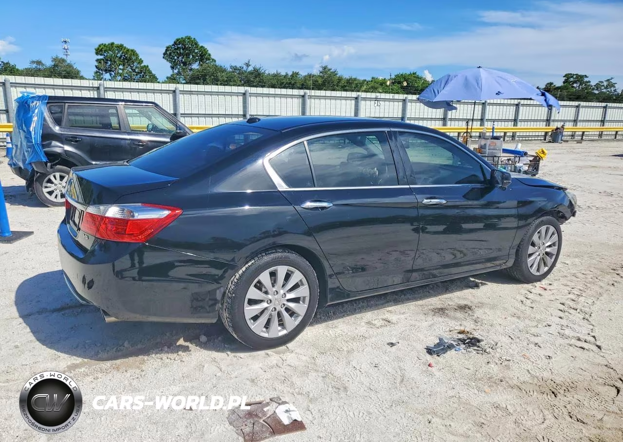 2015 Honda Accord Exl VIN:1HGCR3F84FA015820 - 3