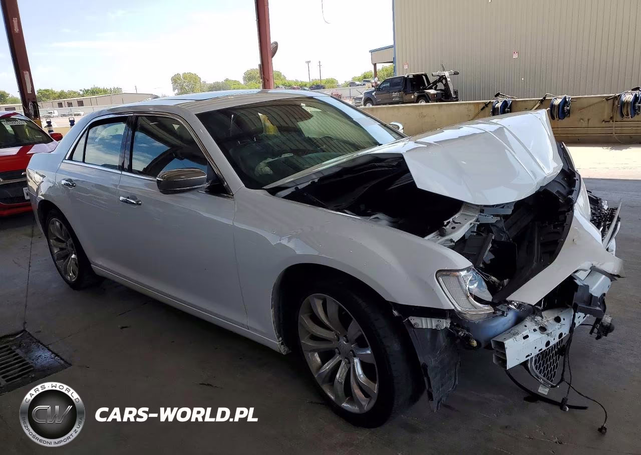 2019 Chrysler 300 Limited VIN:2C3CCAEG6KH592748 - 4