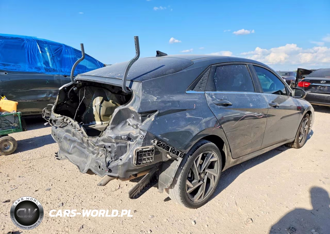 2024 Hyundai Elantra Limited VIN:KMHLP4DG8RU700826 - 3