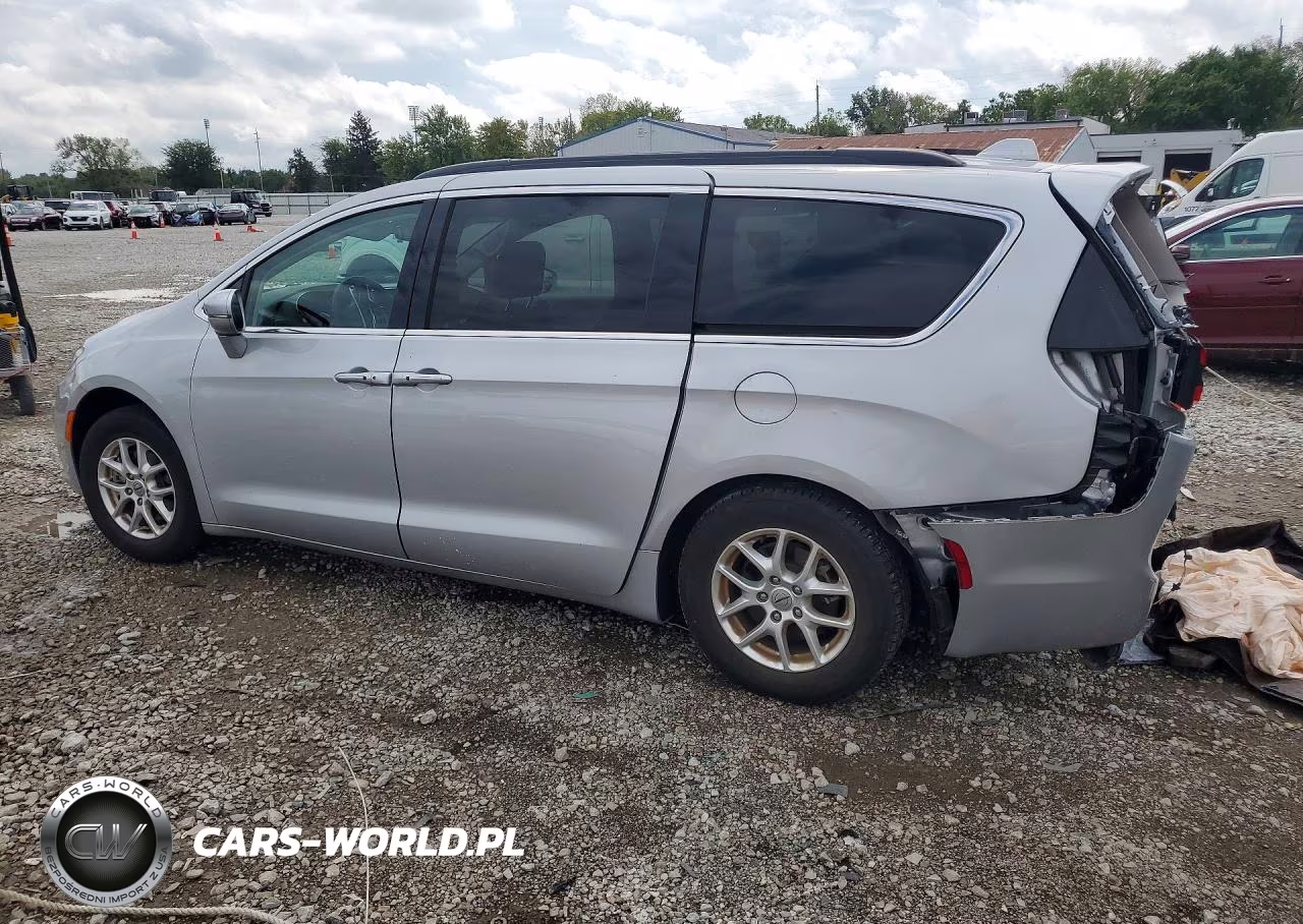 2022 Chrysler Pacifica Touring L VIN:2C4RC1BG4NR129581 - 2