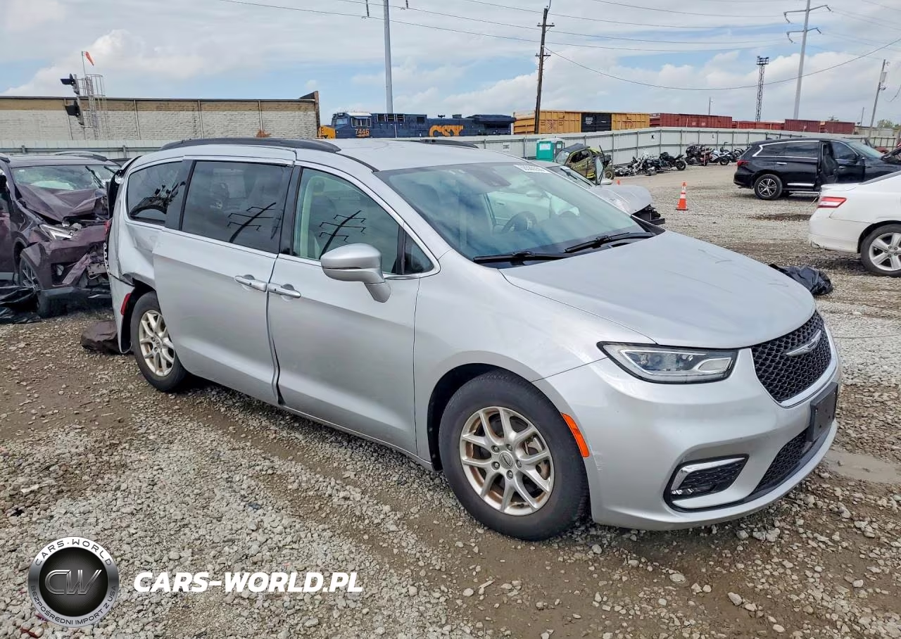 2022 Chrysler Pacifica Touring L VIN:2C4RC1BG4NR129581 - 4