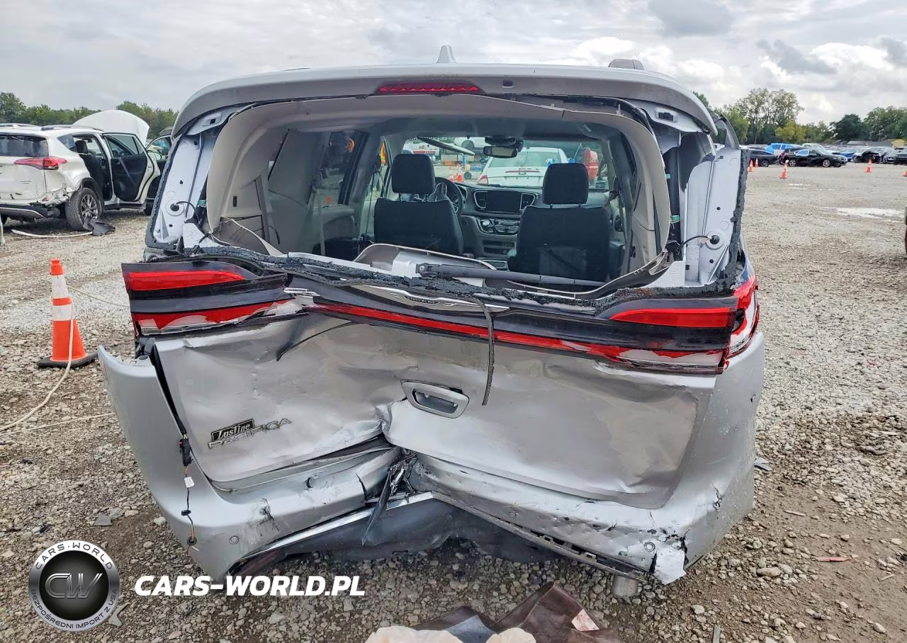 2022 Chrysler Pacifica Touring L VIN:2C4RC1BG4NR129581 - 6