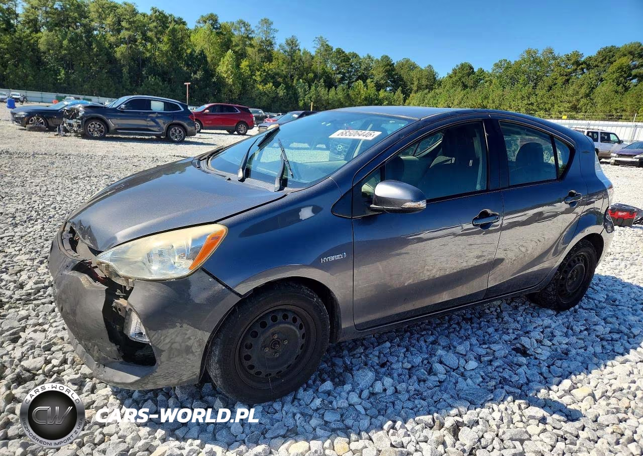 2014 Toyota Prius C Two