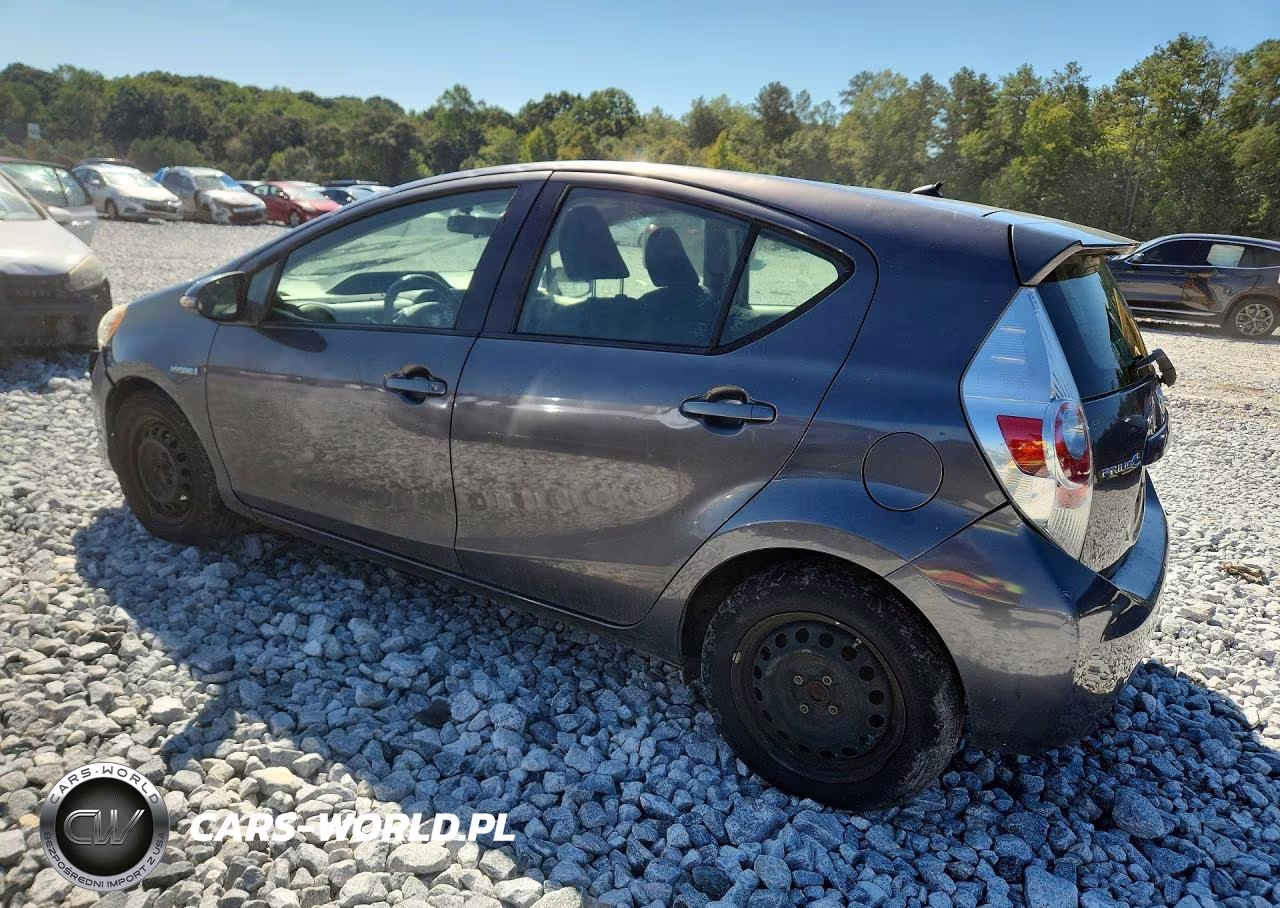 2014 Toyota Prius C Two VIN:JTDKDTB38E1574725 - 2
