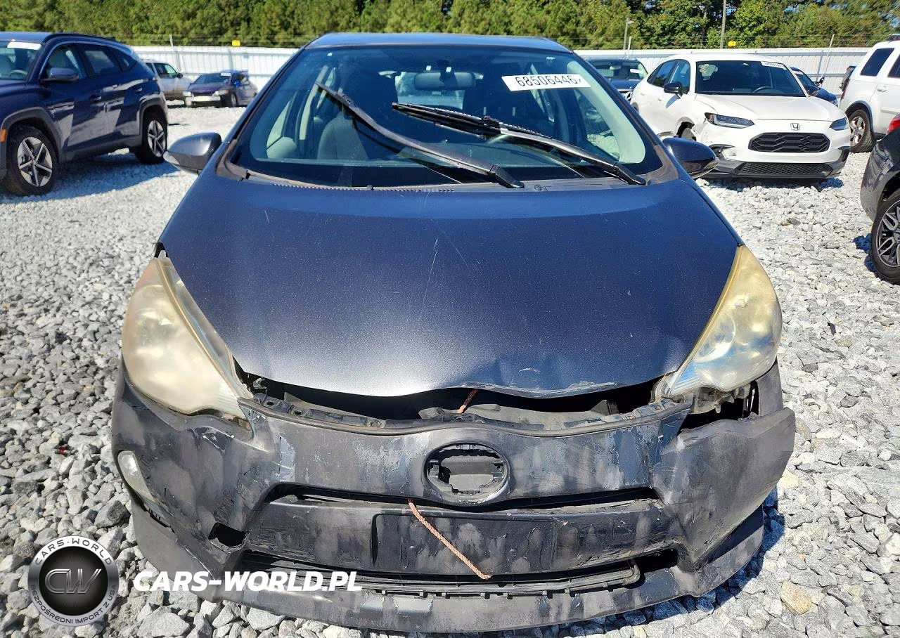 2014 Toyota Prius C Two VIN:JTDKDTB38E1574725 - 5