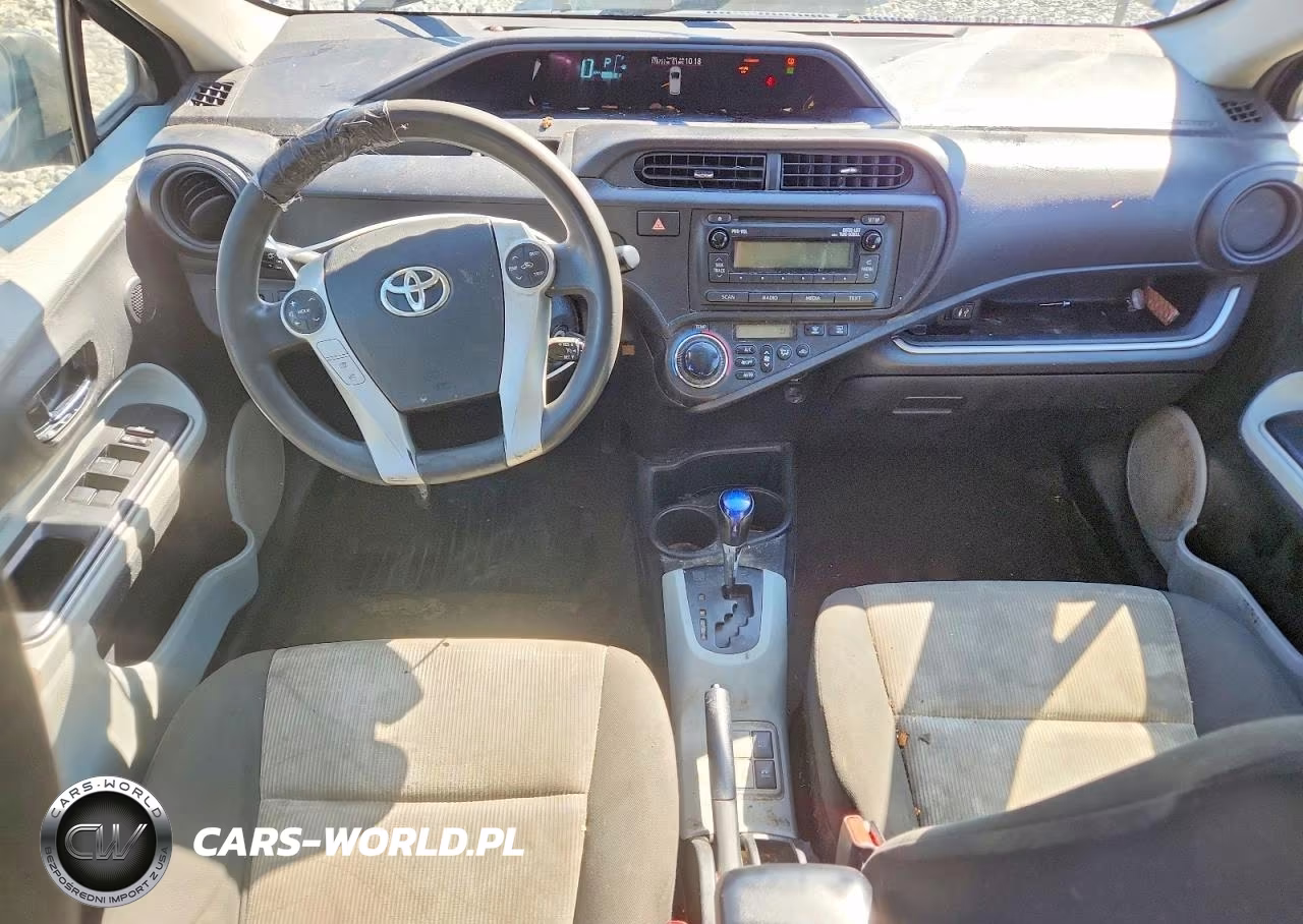 2014 Toyota Prius C Two VIN:JTDKDTB38E1574725 - 8