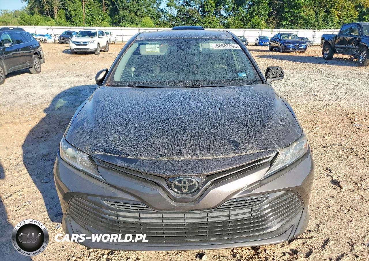 2019 Toyota Camry Le VIN:4T1B11HK2KU247187 - 5