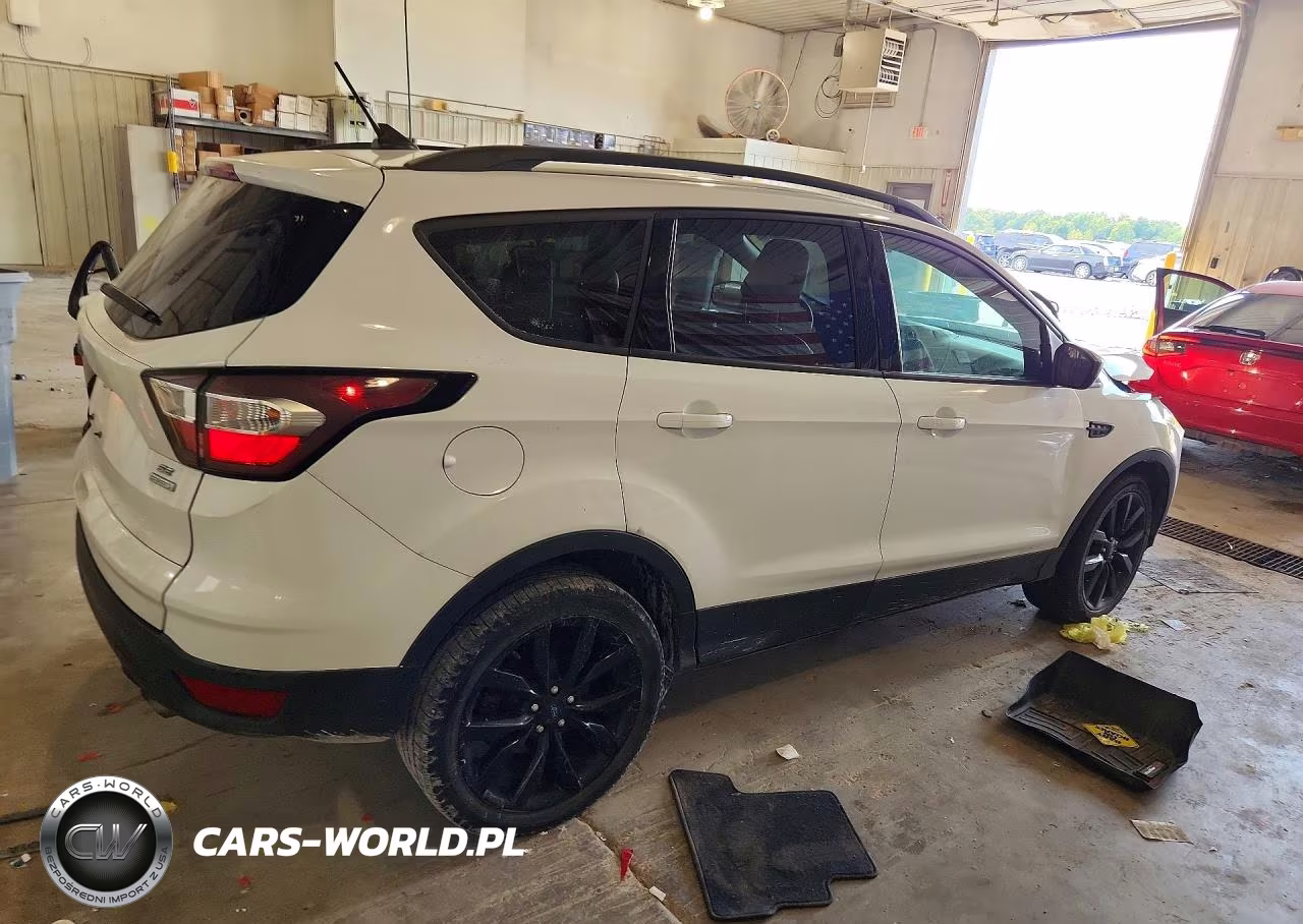 2018 Ford Escape Se VIN:1FMCU0GD9JUA52274 - 3