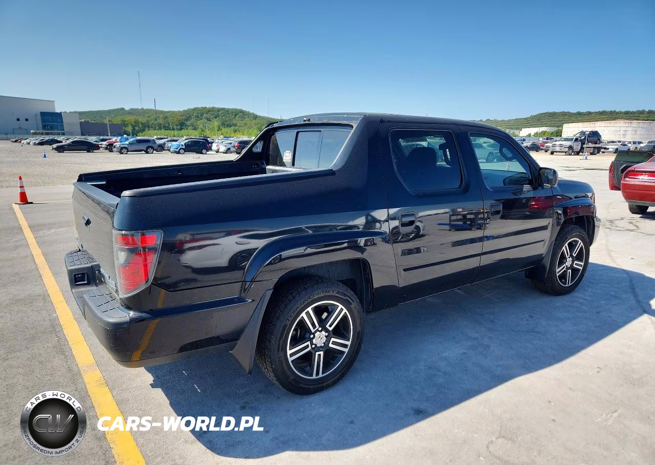 2013 Honda Ridgeline Sport VIN:5FPYK1F72DB018229 - 3
