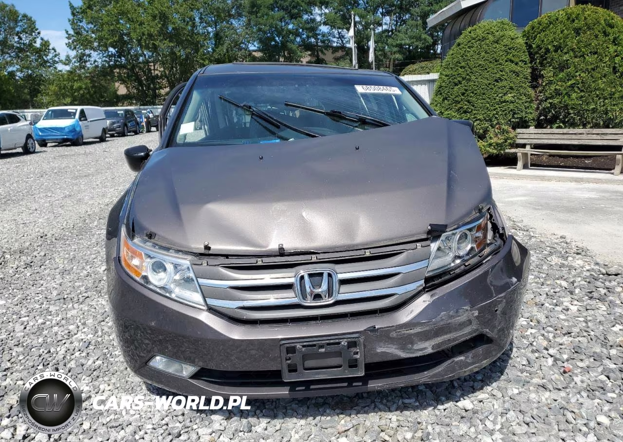2013 Honda Odyssey Touring VIN:5FNRL5H99DB002139 - 5