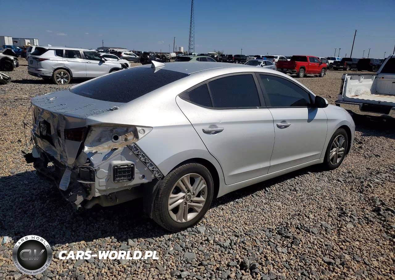 2019 Hyundai Elantra Sel VIN:5NPD84LF9KH483415 - 3