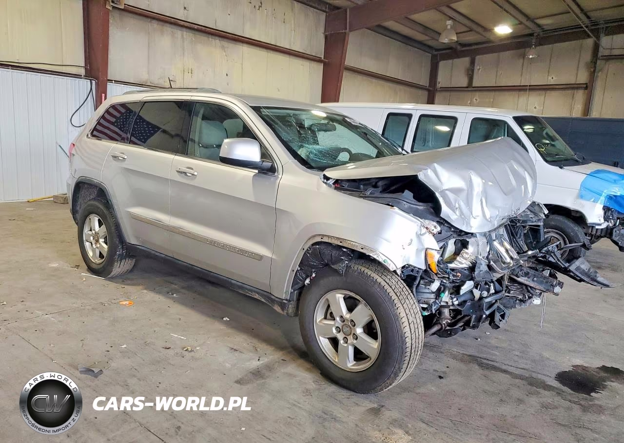 2011 Jeep Grand Cherokee Laredo VIN:1J4RR4GG0BC576643 - 4