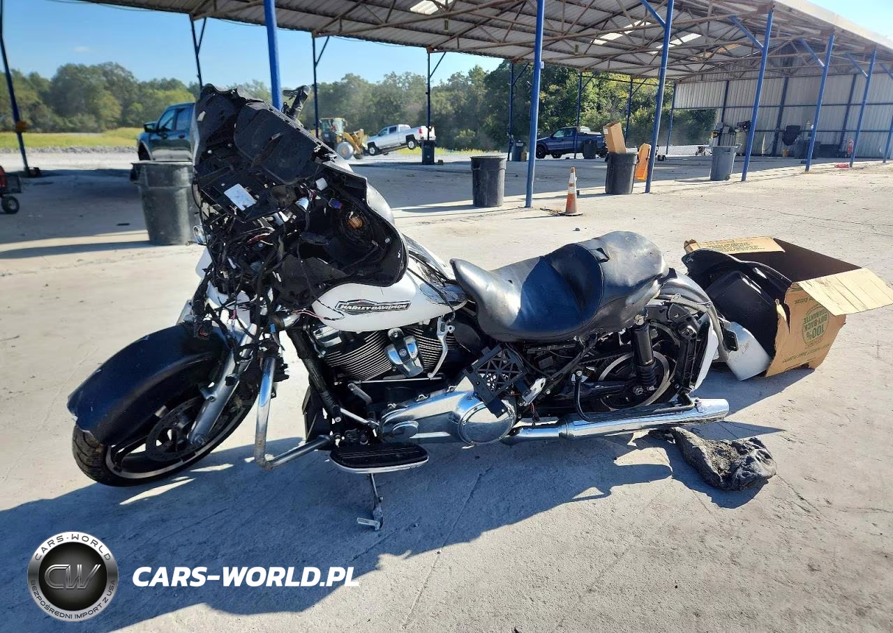 2023 Harley-Davidson Flhx VIN:1HD1KBC1XPB678816 - 3