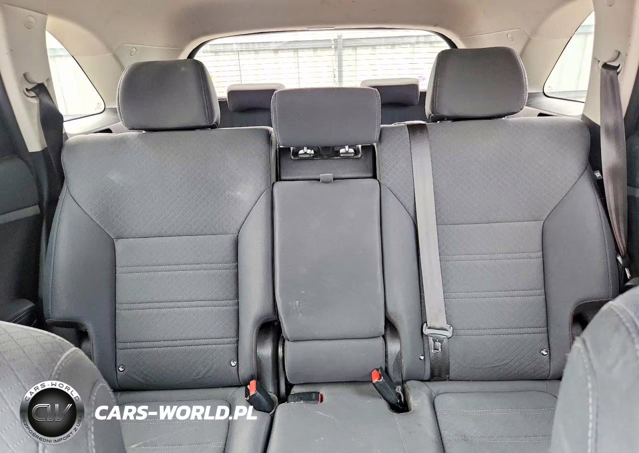 2019 Kia Sorento L VIN:5XYPG4A38KG533169 - 10