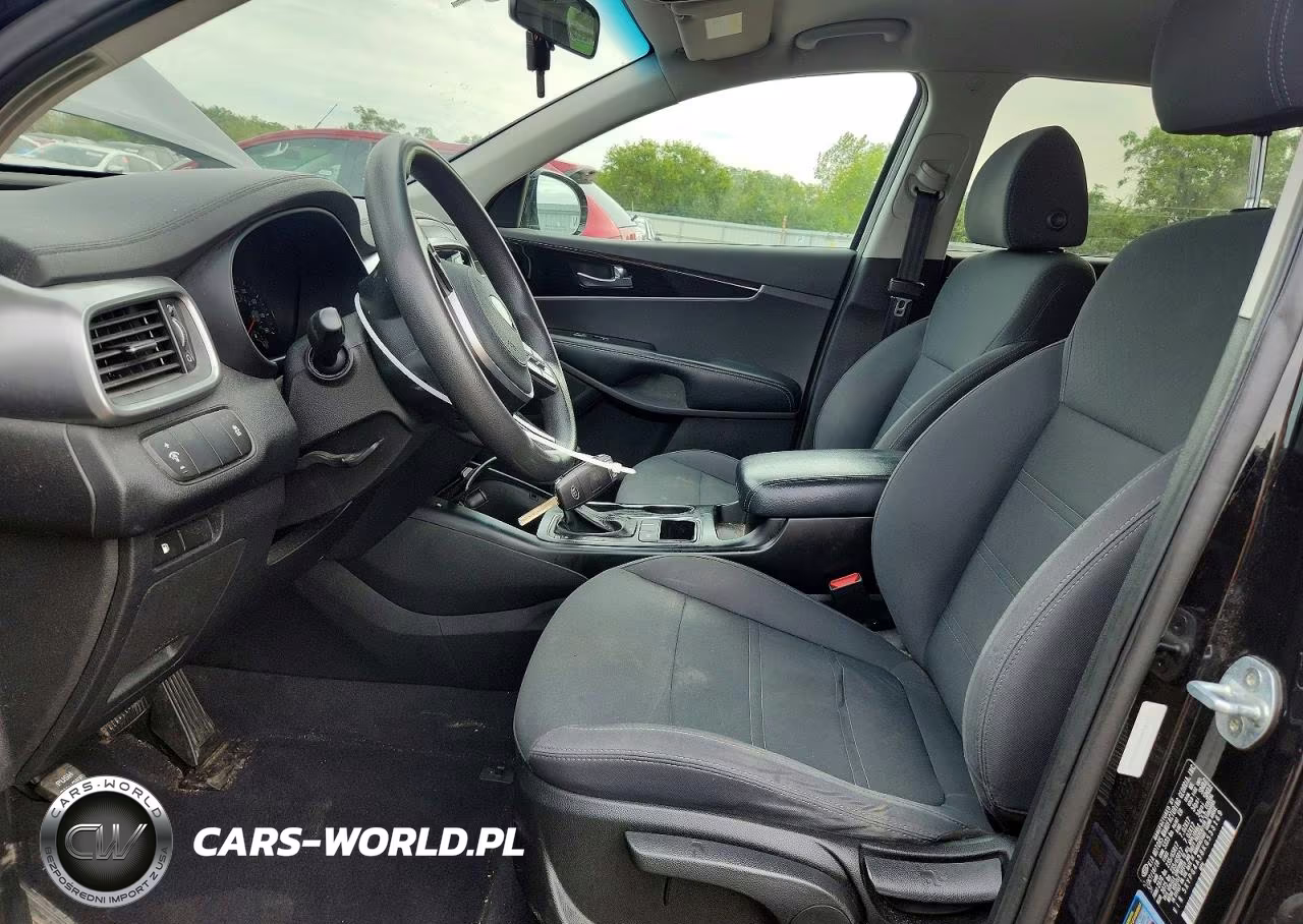 2019 Kia Sorento L VIN:5XYPG4A38KG533169 - 7