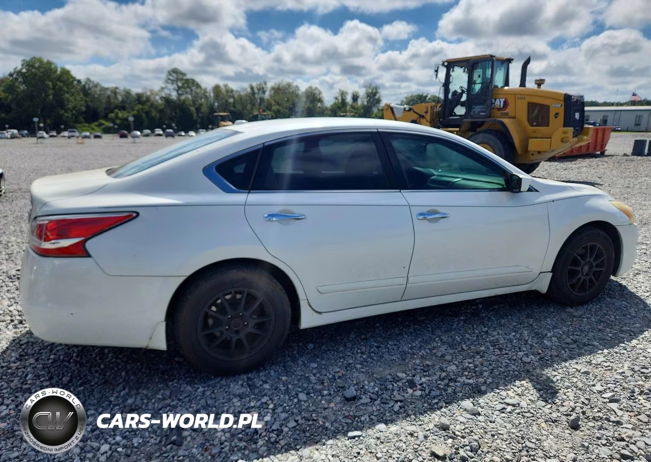 2015 Nissan Altima 2.5 S VIN:1N4AL3APXFC104775 - 3