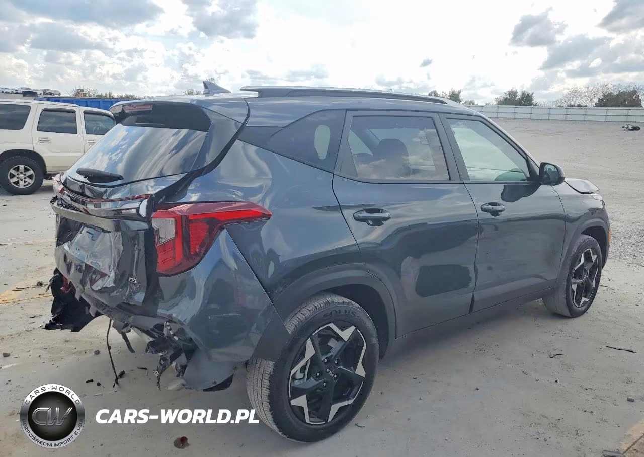 2025 Kia Seltos S VIN:KNDEUCAA0S7718838 - 3