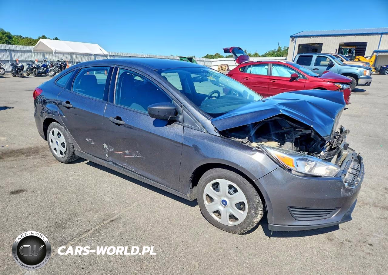 2017 Ford Focus S VIN:1FADP3E26HL326488 - 4