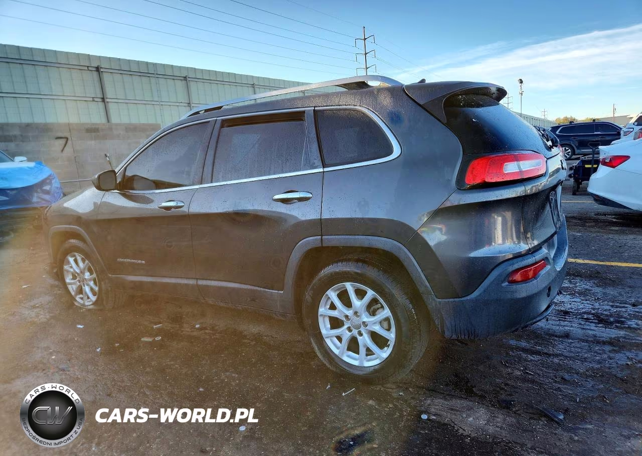 2015 Jeep Cherokee Latitude VIN:1C4PJLCB2FW694366 - 2