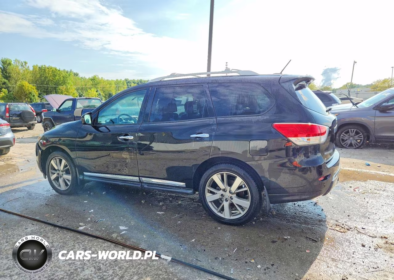 2016 Nissan Pathfinder Platinum VIN:5N1AR2MM7GC642058 - 2