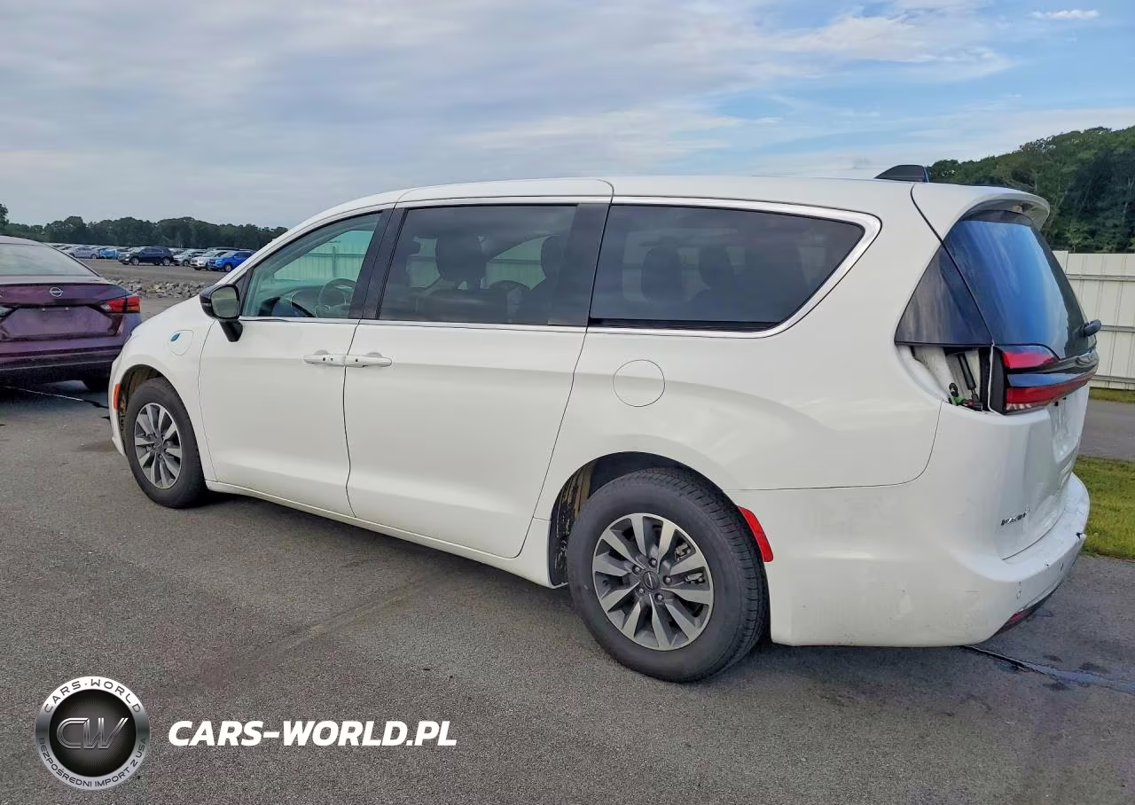2024 Chrysler Pacifica Hybrid Select VIN:2C4RC1S70RR153639 - 2