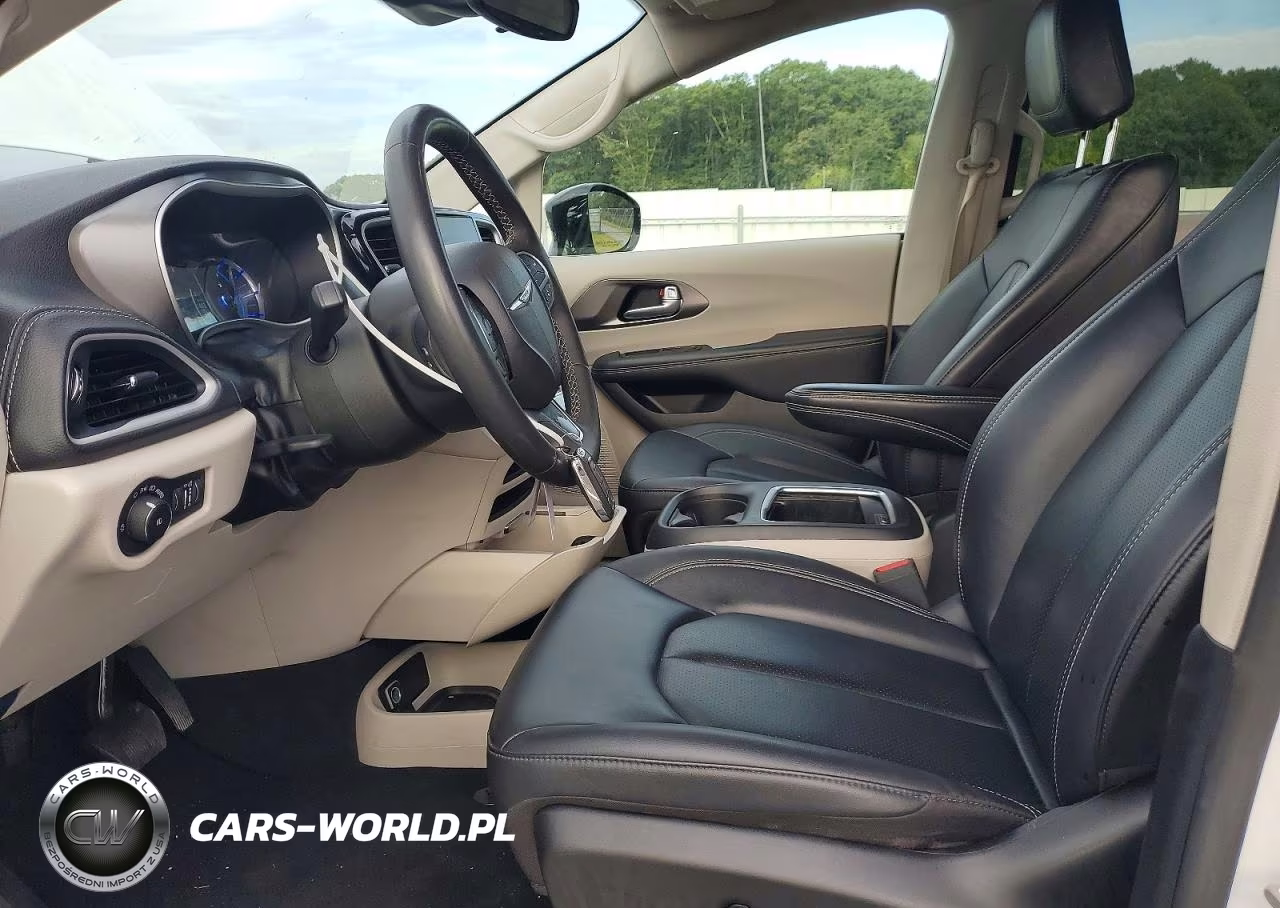 2024 Chrysler Pacifica Hybrid Select VIN:2C4RC1S70RR153639 - 7